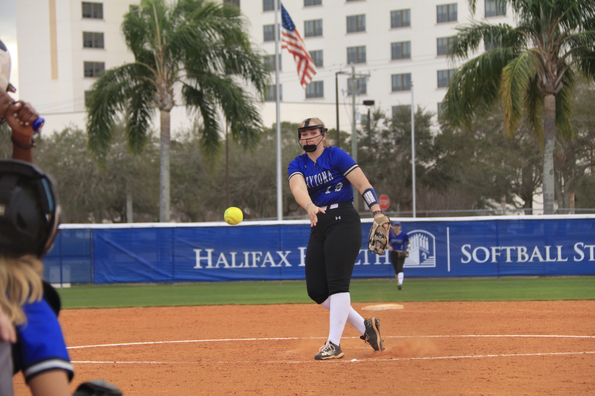 Falcons Split with Eastern Florida State