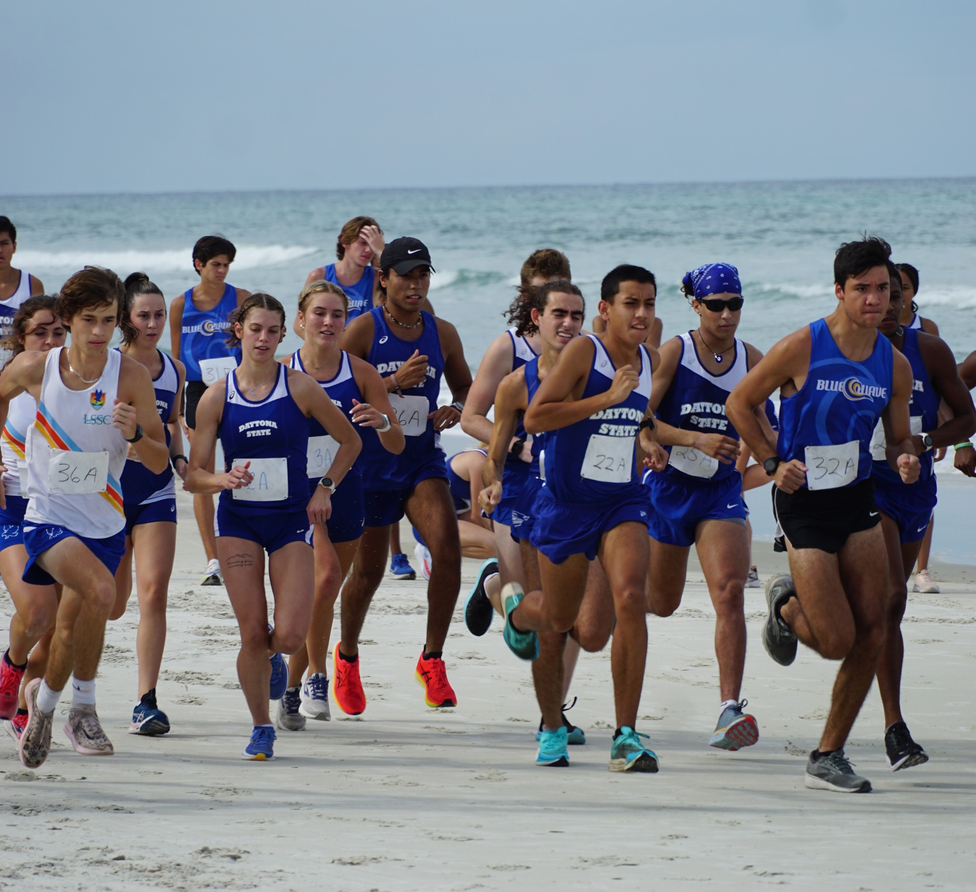 Runners at the start of the 2022 Run the Beach Relay
